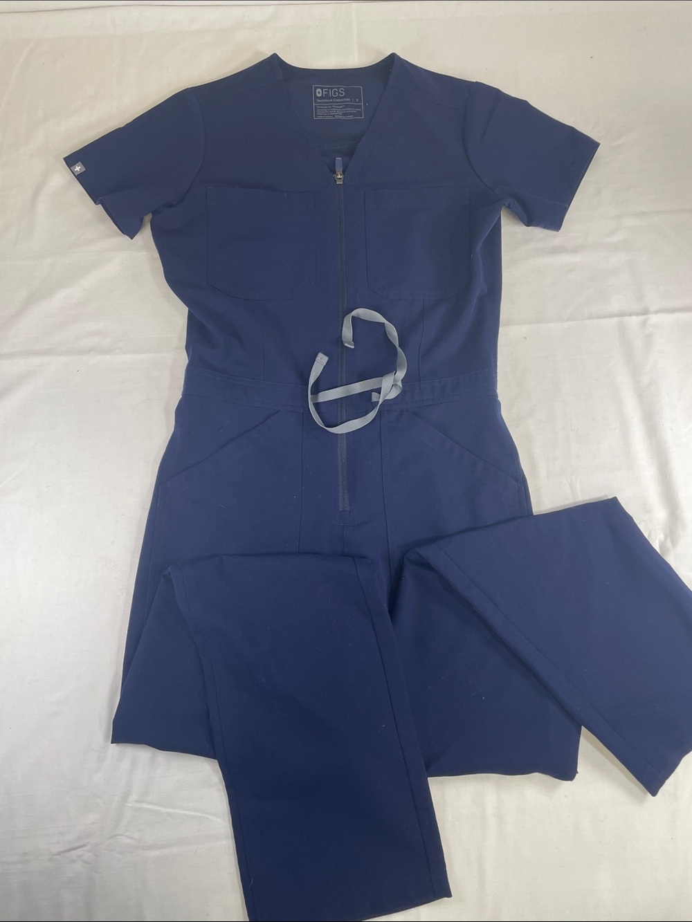 FIGS Navy Scrubjumpsuit Discontinued Catarina Straight Leg V neck zip Nurse RN S